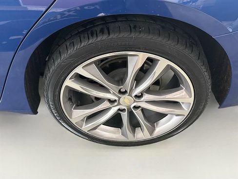 Used 2023 Chevrolet Malibu LT FWD image 32