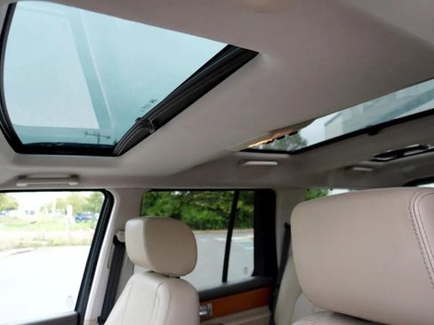 Used 2015 Land Rover LR4 HSE LUX image 15