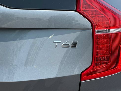Used 2016 Volvo XC90 T6 Momentum w/ Momentum Plus Package AWD/4WD image 34
