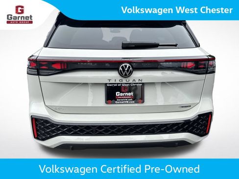 Used 2025 Volkswagen Tiguan SEL R-Line AWD/4WD image 4