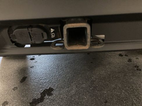 Used 2024 Ford Explorer XLT w/ Class IV Trailer Tow Package image 35