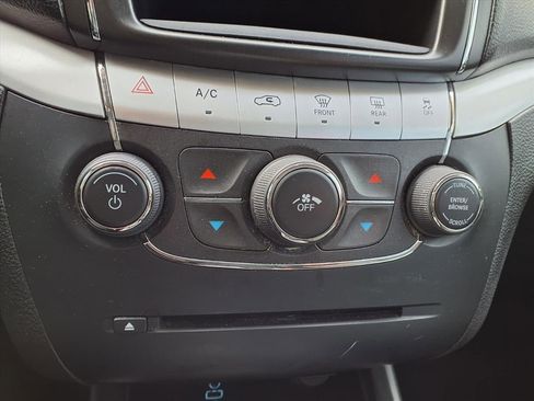 Certified 2019 Dodge Journey SE w/ Premium Group image 4