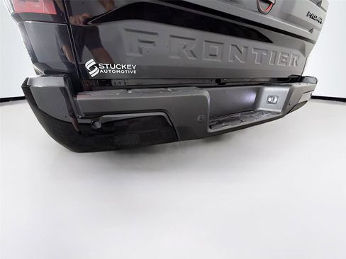 Used 2025 Nissan Frontier PRO-4X AWD/4WD image 31