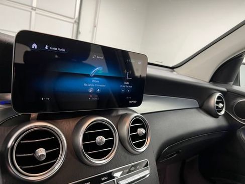 Used 2021 Mercedes-Benz GLC 300 4MATIC image 28