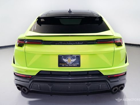 Used 2024 Lamborghini Urus Performante AWD/4WD image 8
