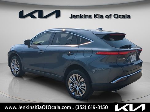 Used 2024 Toyota Venza Limited image 6