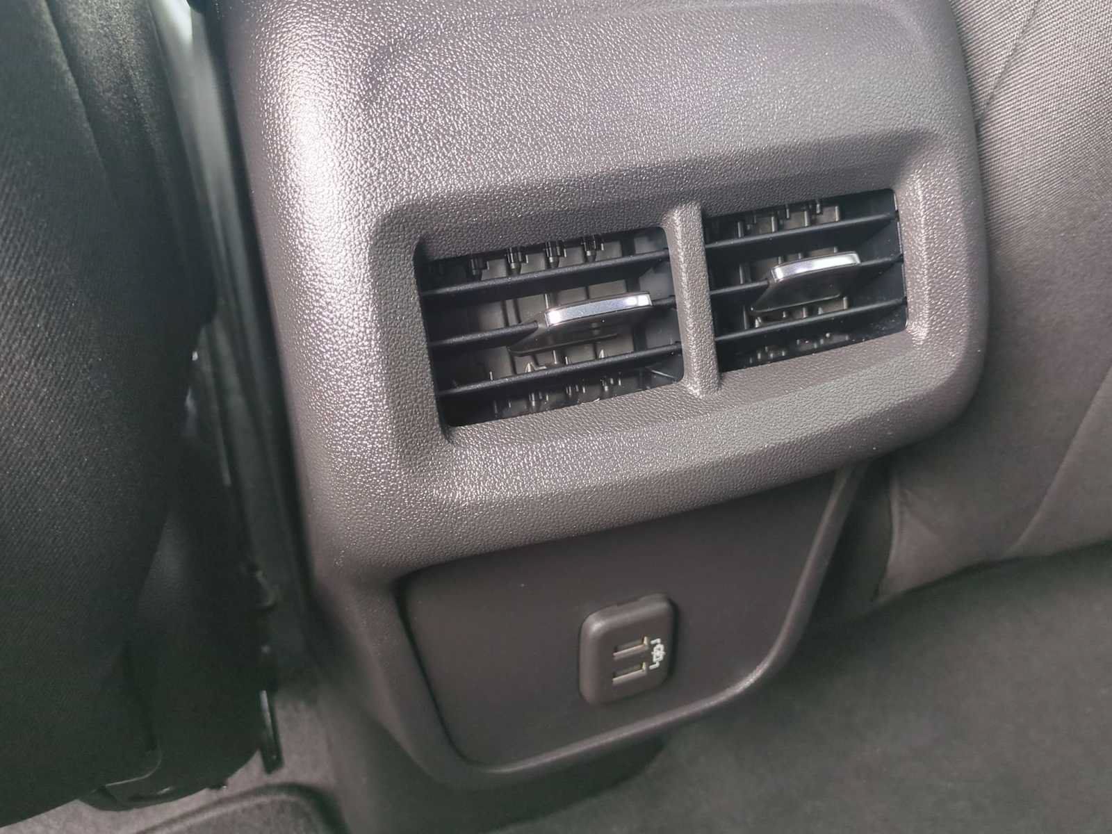 Used 2023 Chevrolet Equinox LT FWD image 20