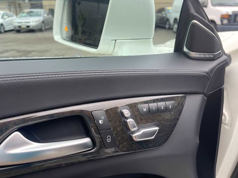 Used 2015 Mercedes-Benz CLS 400 w/ Premium 2 Package image 19