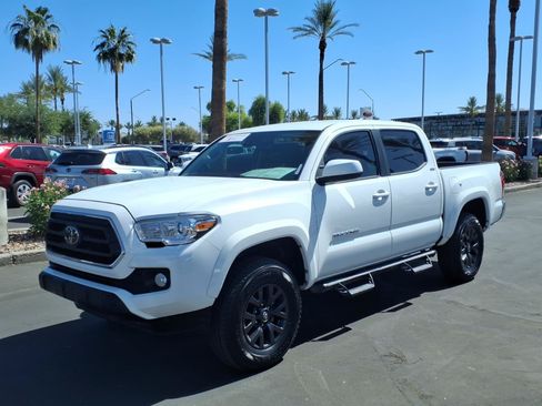 Certified 2023 Toyota Tacoma SR5 AWD/4WD image 8