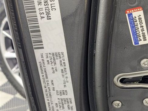 Used 2022 Jeep Wagoneer Series III w/ Premium Group I image 40