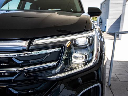 New 2026 Volkswagen Atlas Peak Edition image 7