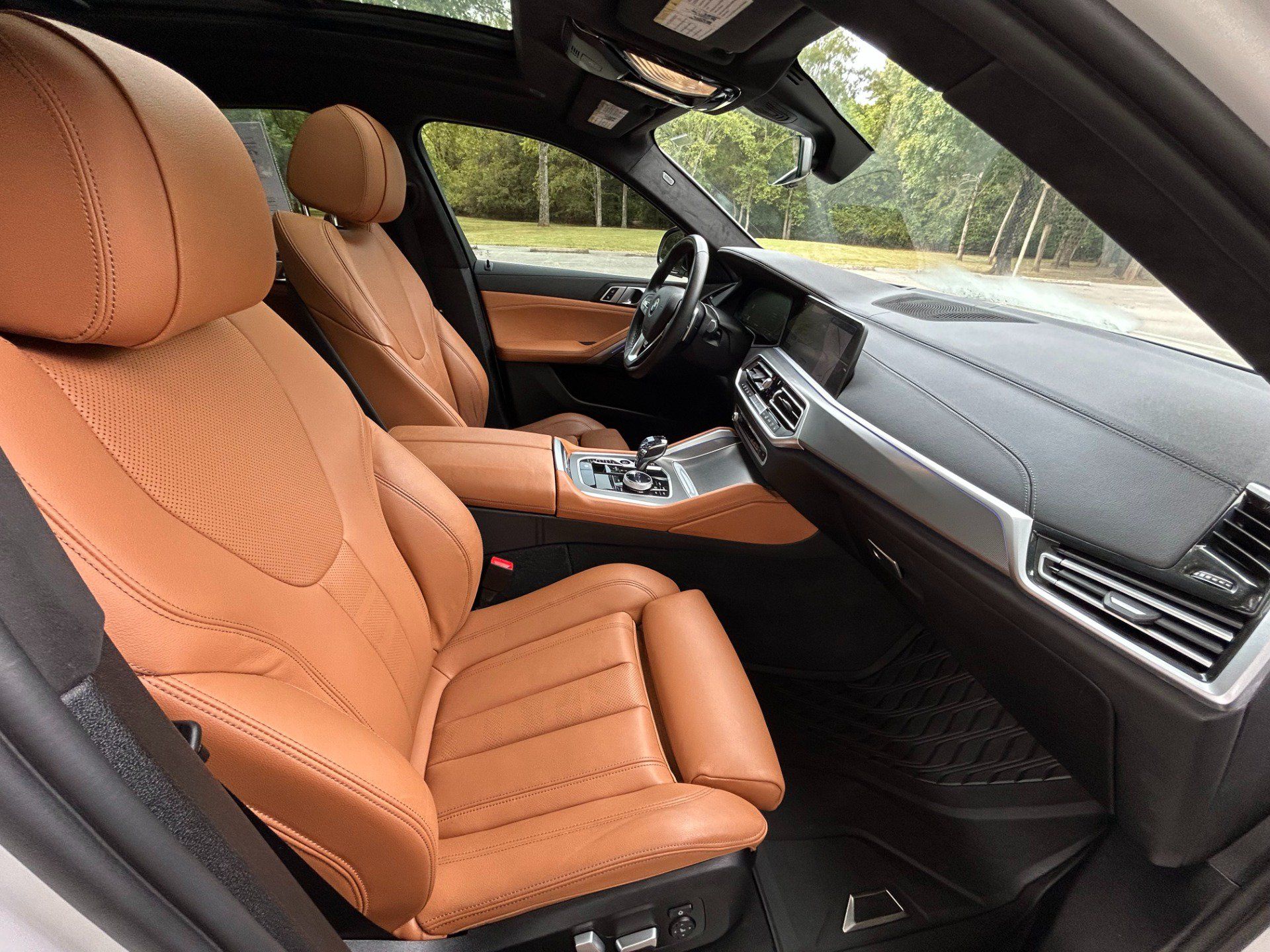 Used 2022 BMW X6 xDrive40i w/ Premium Package AWD/4WD image 9