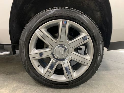 Used 2016 Cadillac Escalade Luxury image 25