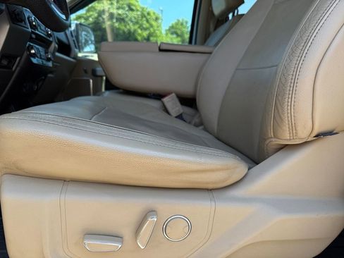Used 2015 Ford F150 Lariat AWD/4WD image 11