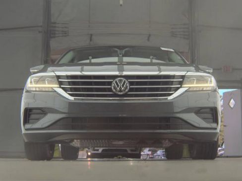 Used 2021 Volkswagen Passat 2.0T SE image 3