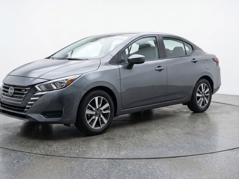 Used 2025 Nissan Versa SV FWD image 3