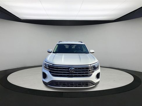 Used 2024 Volkswagen Atlas SE AWD/4WD image 3
