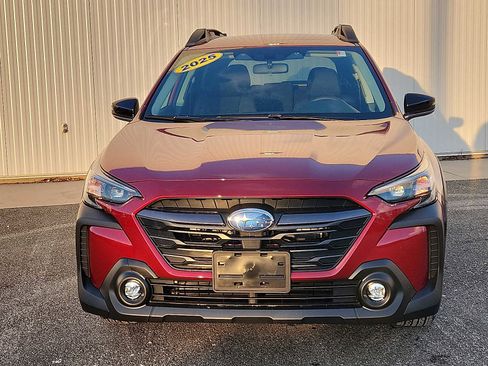 Used 2025 Subaru Outback Premium image 2