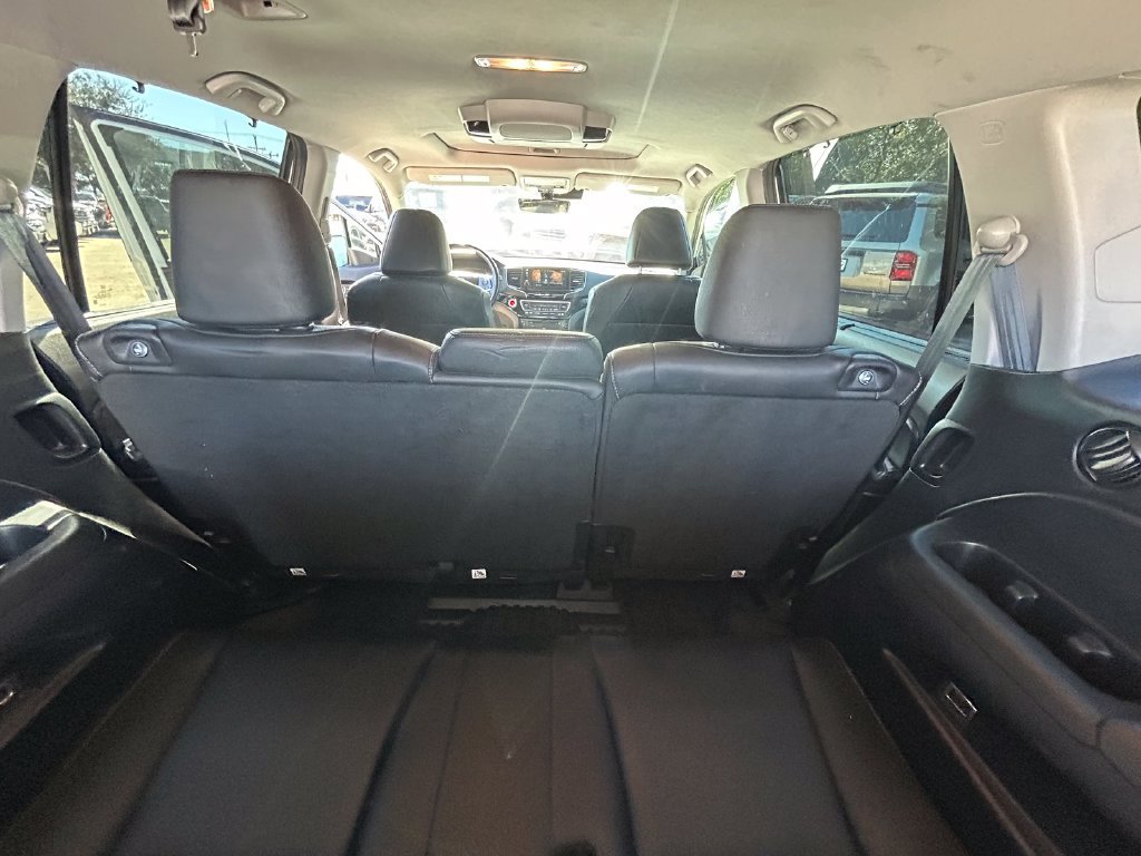 Used 2021 Honda Pilot Touring image 17