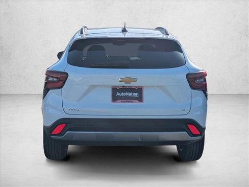 New 2026 Chevrolet Trax LT w/ LPO, Blackout Package image 7