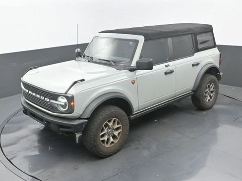 Used 2021 Ford Bronco Badlands image 16