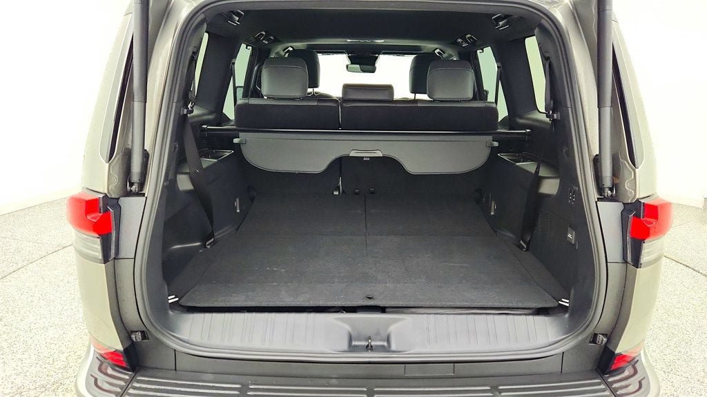 Used 2024 Lexus GX 550 w/ Cold Area Package AWD/4WD image 20