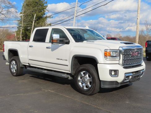 Used 2019 GMC Sierra 3500 Denali w/ Duramax Plus Package image 8