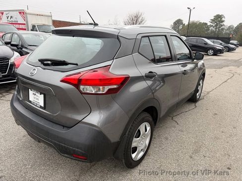 Used 2019 Nissan Kicks S image 5