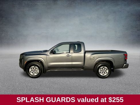 Used 2024 Nissan Frontier SV image 2