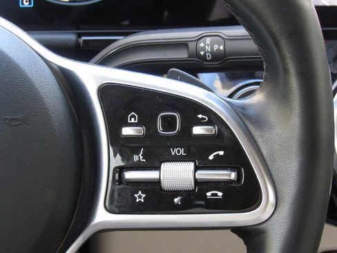 Certified 2023 Mercedes-Benz GLA 250 4MATIC w/ Premium Package image 27