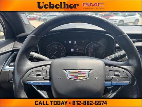 Used 2020 Cadillac XT6 Premium Luxury AWD/4WD image 30