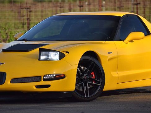 Used 2003 Chevrolet Corvette Z06 w/ Memory Package, 3 Drivers RWD image 17