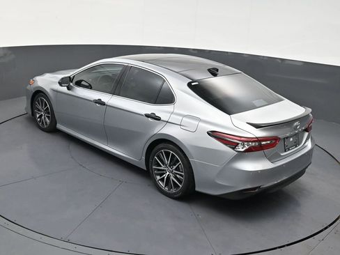 Used 2022 Toyota Camry XLE w/ Navigation Package image 15