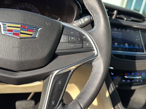 Used 2017 Cadillac XT5 Premium Luxury image 19