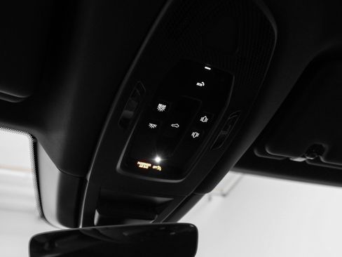 Certified 2025 Porsche Cayenne image 31