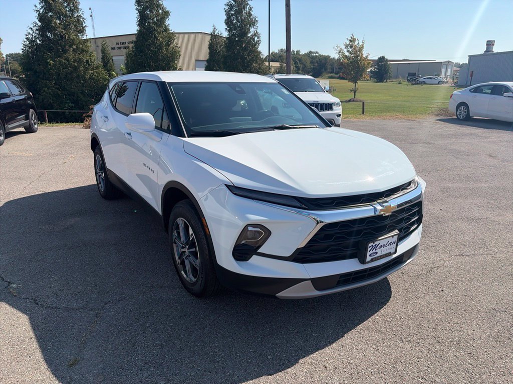 Used 2025 Chevrolet Blazer LT AWD/4WD image 8