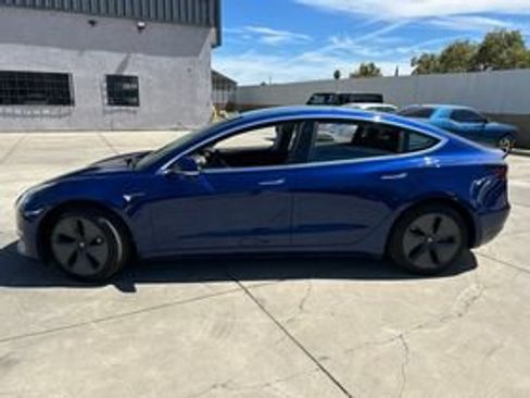 Used 2019 Tesla Model 3 Mid Range RWD image 7