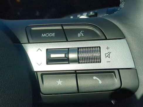 Certified 2025 Hyundai Santa Cruz Limited image 15