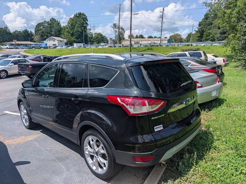 Used 2015 Ford Escape Titanium w/ Equipment Group 301A FWD image 2
