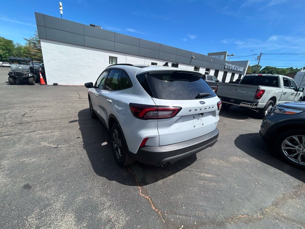 Used 2025 Ford Escape ST-Line Select AWD/4WD image 5