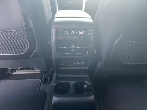 New 2025 Jeep Grand Cherokee L Altitude image 13