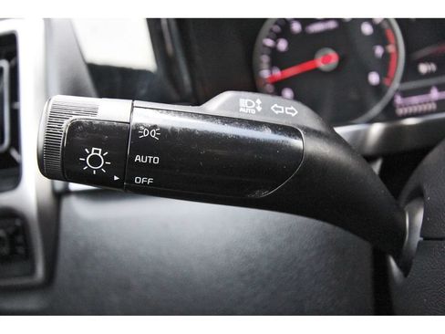 Used 2022 Kia Sorento LX FWD image 17