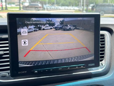 Used 2016 Kia Sedona LX w/ LX Convenience Package image 32