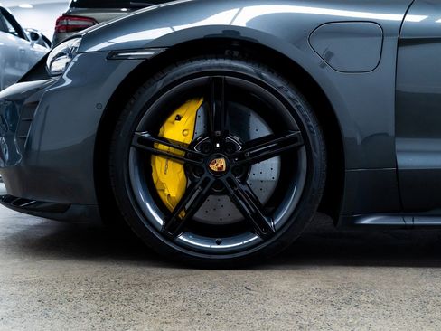 Used 2020 Porsche Taycan Turbo image 7