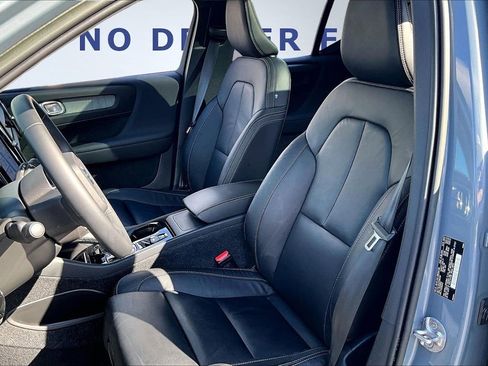 Used 2023 Volvo XC40 B5 Plus w/ Driver Assist Package image 21