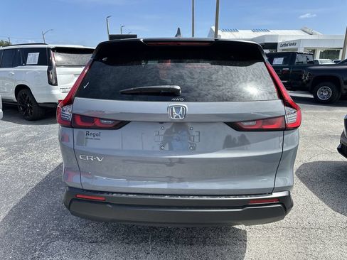 Used 2025 Honda CR-V LX image 5