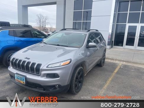 Used 2016 Jeep Cherokee Latitude w/ Cold Weather Group image 2