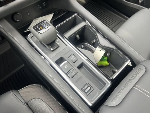 New 2026 Nissan Pathfinder SL FWD image 8