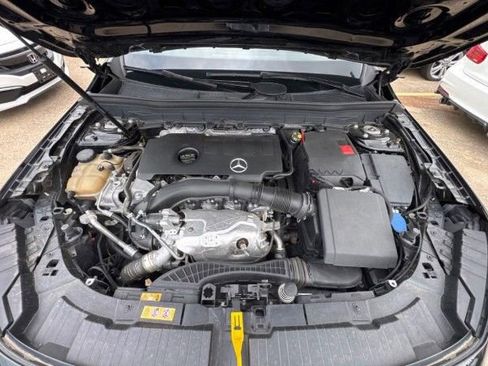 Used 2021 Mercedes-Benz GLB 250 4MATIC image 10
