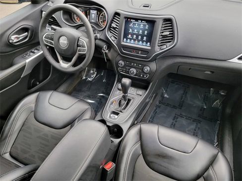 Certified 2022 Jeep Cherokee Latitude w/ Sun & Sound Group image 39